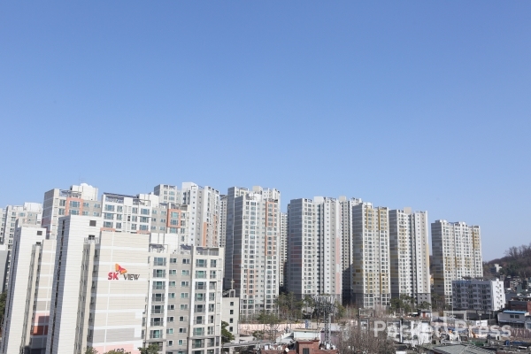 2일 KB국민은행의 월간 주택가격 동향 통계에 따르면 지난달 서울의 1분위(하위 20%) 평균 아파트값은 4억4,892만원을 기록했다. (사진=포켓프레스 자료사진)